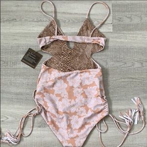 Acacia swimwear full piece NWT Size small